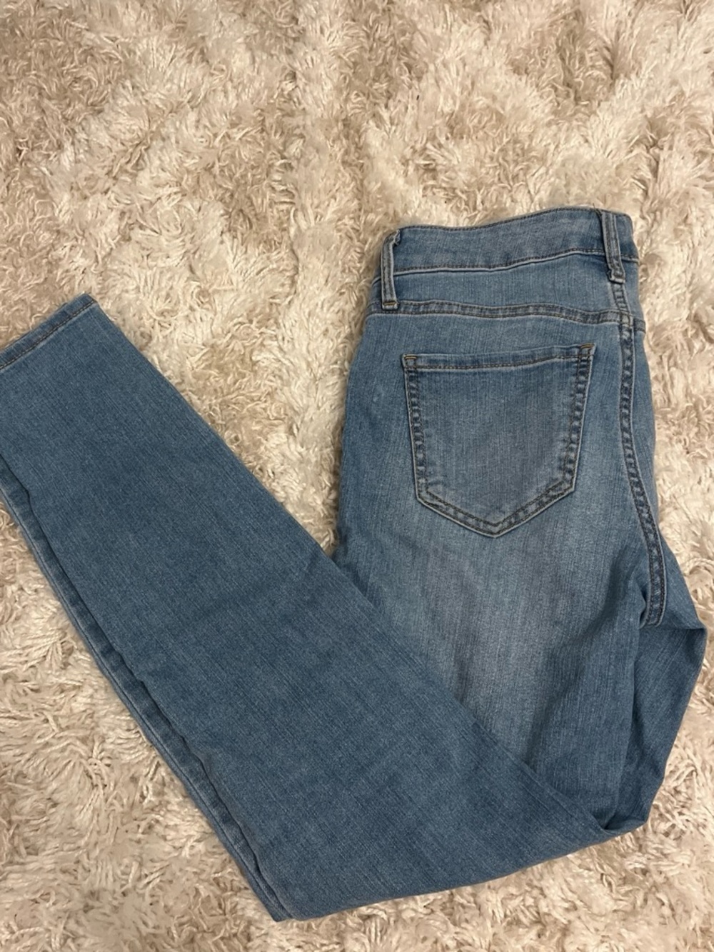 Old Navy Women's Skinny Jeans in Light Blue Wash